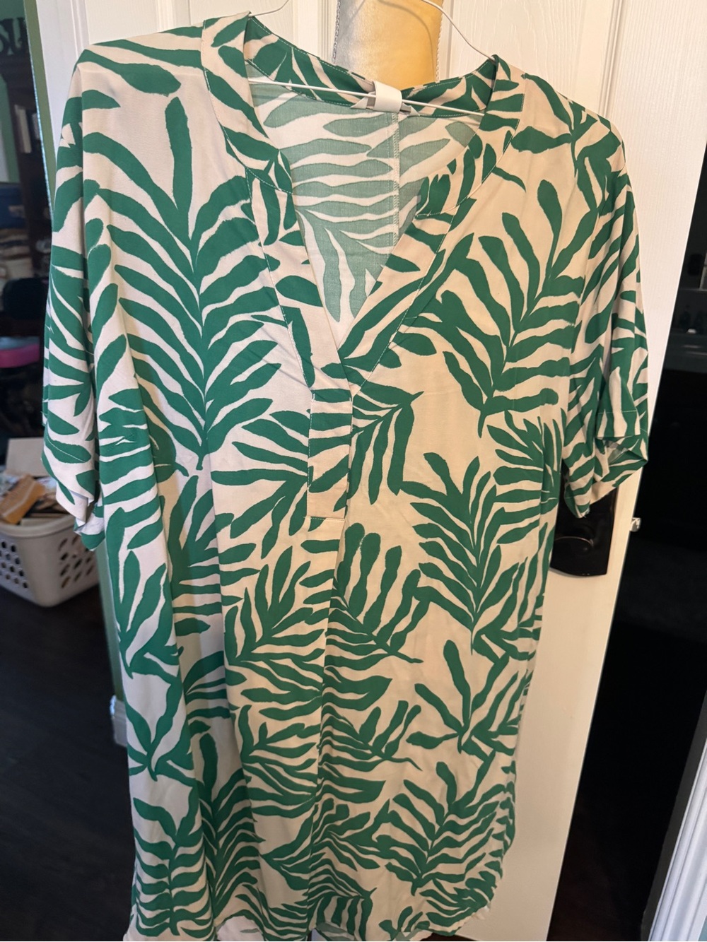NWT women’s XXL Green Tropical Leaf Caftan Kaftan Dress